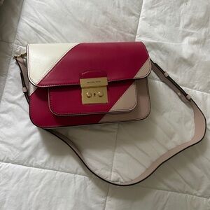 Michael Kors Two-Tone Leather Crossbody in Fuchsia & Cream